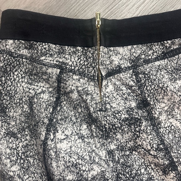 Guess Monochrome Textured Pants BIN1030 - Picture 4 of 6